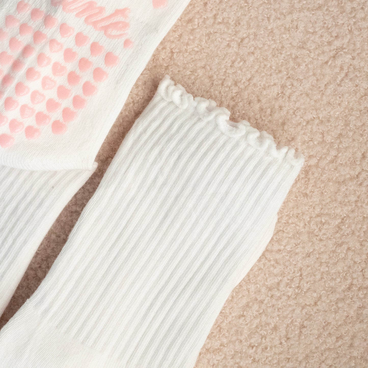 Basic White Ruffle Crew Grip Socks